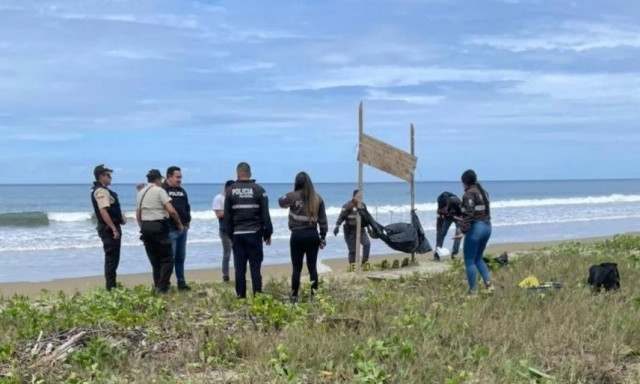 Ισημερινός: Η απόλυτη φρίκη σε τουριστική παραλία – Άγνωστοι κρέμασαν ανθρώπινα κεφάλια