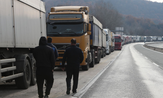 Αγρότες: Κλείνουν επ’ αόριστον το τελωνείο στον Προμαχώνα για τα φορτηγά