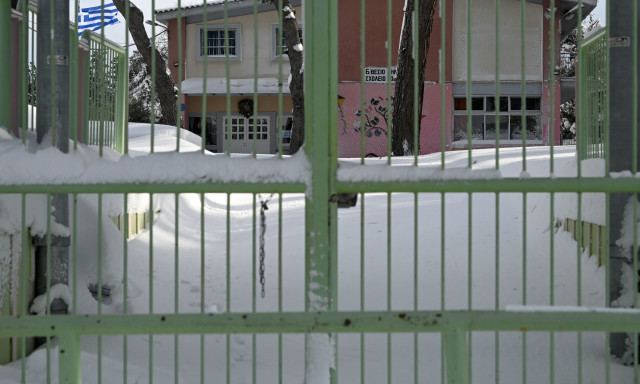 Κλειστά σχολεία (13/1): Σε ποιες περιοχές δεν θα «χτυπήσει» το κουδούνι την Τρίτη λόγω κακοκαιρίας