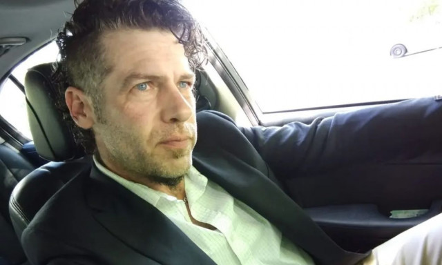 Μουσικός απειλεί με μήνυση την Google – Η ΑΙ τον χαρακτήρισε «σεξουαλικό αρπακτικό»