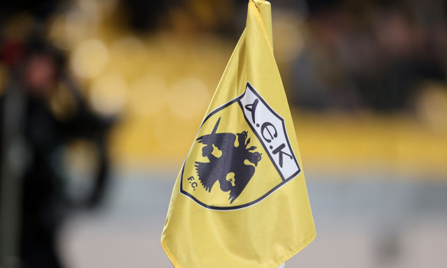 ΑΕΚ: «Το να μιλάει ο Ολυμπιακός για διαιτησία προκαλεί γέλιο» - «Επιθετικό φάουλ στον Γιόβιτς»