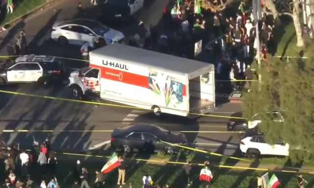 Λος Άντζελες: Φορτηγό έπεσε πάνω σε διαδηλωτές υπέρ του Ιράν