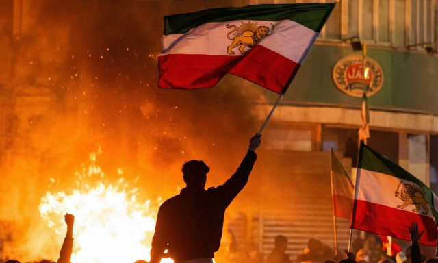 Τραμπ για Ιράν: O αμερικανικός στρατός μελετά «πολύ δυνατές επιλογές» - Νέα μήνυμα από Παχλαβί