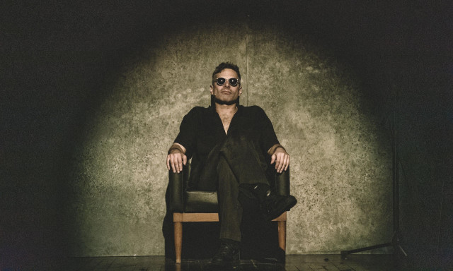 O Γιώργος Παπαγεωργίου αναμετριέται με το εμβληματικό «1984» - Από 6 Φεβρουαρίου στο Θέατρο Δίπυλον