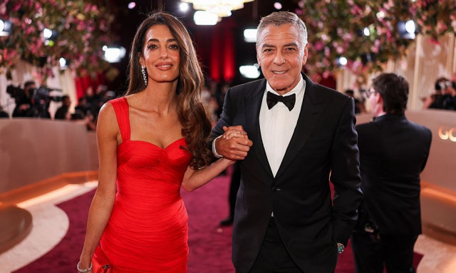 Χρυσές Σφαίρες 2026: Τζορτζ και Αμάλ Κλούνεϊ έκλεψαν τις εντυπώσεις στο κόκκινο χαλί