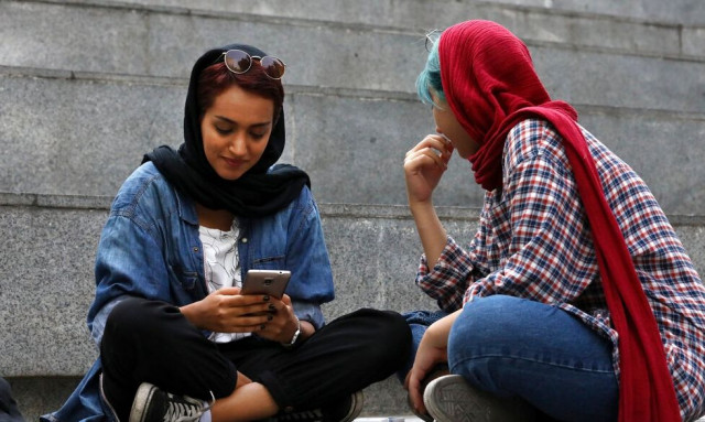 Η λαθραία τεχνολογία που αποτελεί τον τελευταίο σύνδεσμο του Ιράν με τον έξω κόσμο