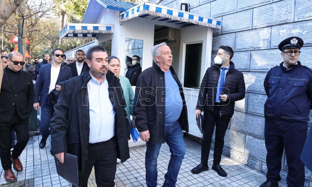 Έφτασαν στο Μέγαρο Μαξίμου οι αγρότες