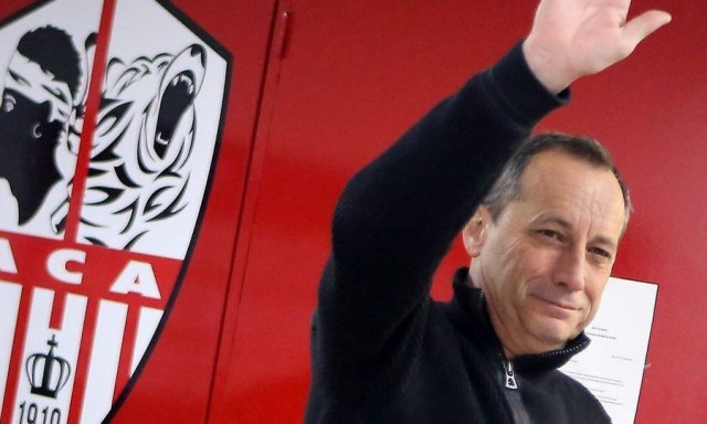 Γαλλία: Δολοφόνησαν τον πρώην πρόεδρο της Αζαξιό κατά τη διάρκεια της κηδείας της μητέρας του