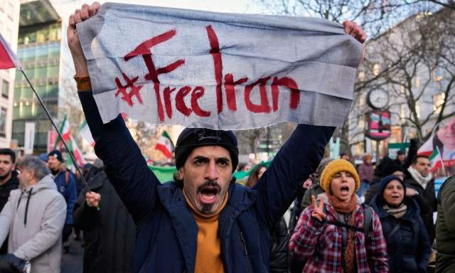 Η ώρα της κρίσης για τον Τραμπ: Τι θα κάνει με το καθεστώς Χαμενεϊ - «Το Ιράν δεν είναι Βενεζουέλα»