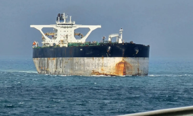 Θρίλερ στον Βόρειο Ατλαντικό: Στη Σκωτία το ρωσικό τάνκερ που κατέσχεσαν οι ΗΠΑ