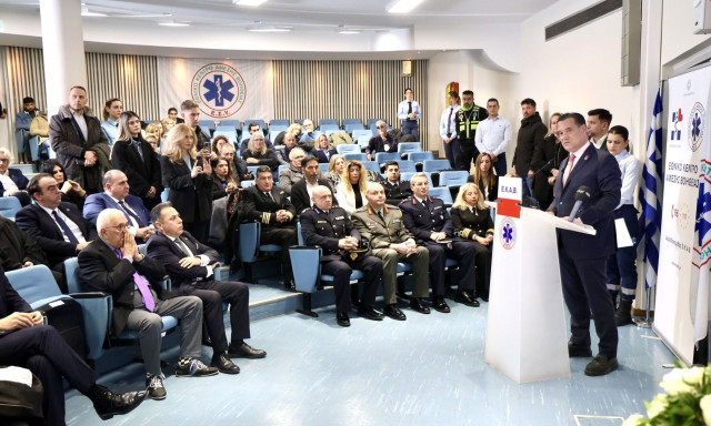 Νέος στόλος για το ΕΚΑΒ και προσλήψεις το 2026  - Ξεκινά η μεταφορά περιστατικών ψυχικής υγείας