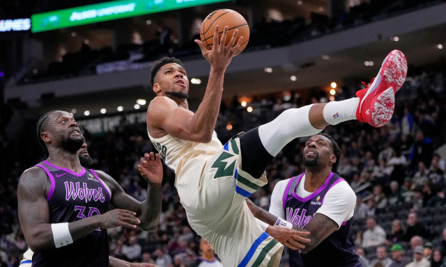 NBA: Κατασπάραξαν τα «Ελάφια» οι «Λύκοι» - Αντέδρασε αργά ο Αντετοκούνμπο - Τα αποτελέσματα