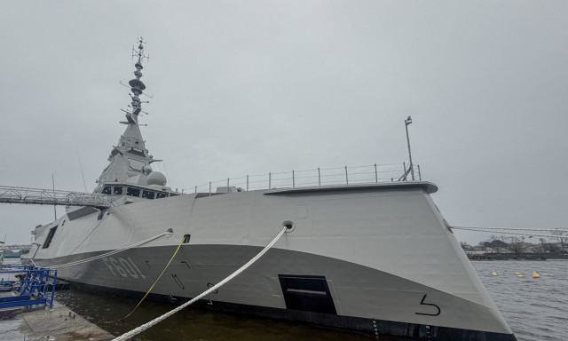 Φρεγάτα «Κίμων»: «Σκίζει» τα κύματα λίγο πριν την άφιξή της στην Ελλάδα - Εντυπωσιακές εικόνες