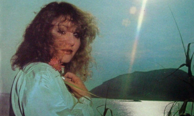 Βάσω Μεσσηνέζη: Η πρώτη που ερμήνευσε Θάνο Μικρούτσικο - Οι επιτυχίες που την καθιέρωσαν