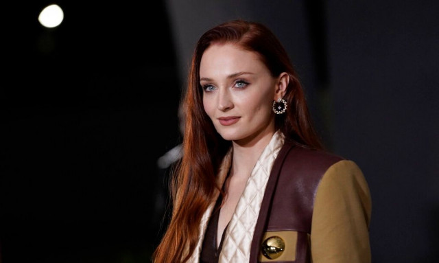 Κυκλοφόρησε η πρώτη φωτογραφία της Sophie Turner ως Λάρα Κροφτ