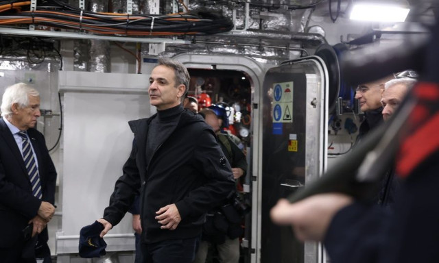 Στροφή της κυβέρνησης στα εθνικά και κλείσιμο του μετώπου με τους αγρότες