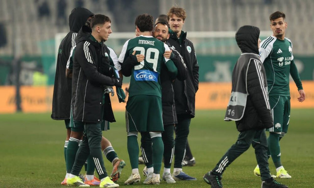 Παναθηναϊκός: Οι πανηγυρισμοί για την πρόκριση και το «πάνω από το πτώμα μου» του Μπακασέτα! (Vid)