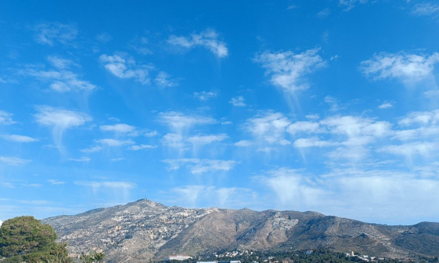Καιρός: Νέφη Virga στον ουρανό της Αττικής - Το εντυπωσιακό φαινόμενο