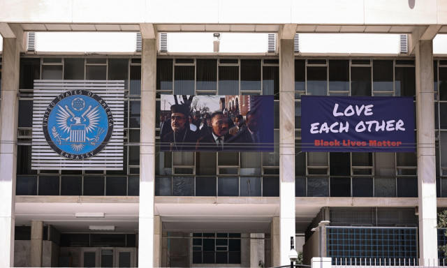 Κλειστή η αμερικανική πρεσβεία και τα προξενεία των ΗΠΑ στην Αθήνα τη Δευτέρα – Ο λόγος