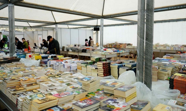 29ο Παζάρι Βιβλίου στην Πλατεία Κλαυθμώνος: Χιλιάδες βιβλία από ένα ευρώ