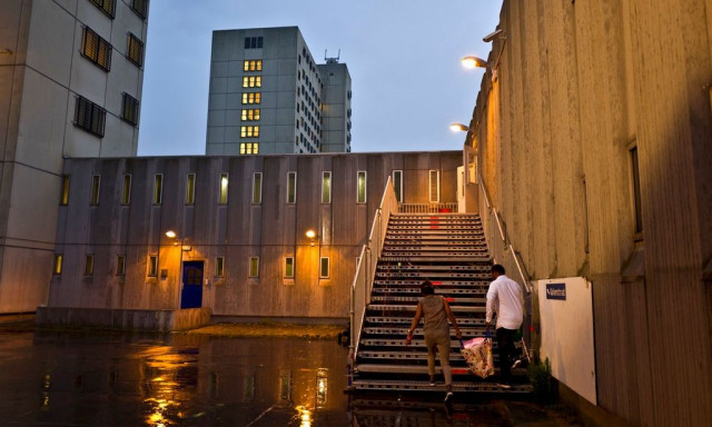 Ολλανδία: Φοιτήτριες υποχρεώθηκαν ζουν με μετανάστες για να «βοηθούσαν στην ένταξη» τους