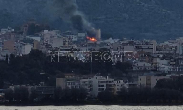 Φωτιά τώρα σε σπίτι στην Χαλκίδα