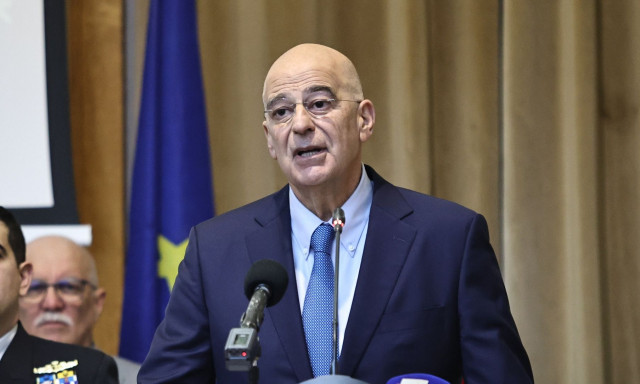 Δένδιας: Ειλικρινή συλλυπητήρια στους οικείους του Αλέξανδρου Παπαδόγγονα