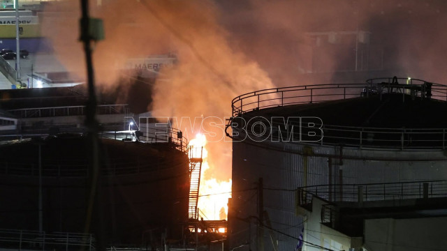 Φωτιά στα Καζάνια στο Πέραμα - Ποιοι δρόμοι έκλεισαν - βίντεο