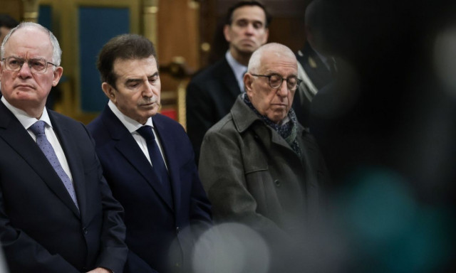 Χρυσοχοΐδης: Διατηρούμε ζωντανή τη μνήμη των θυμάτων της τρομοκρατίας