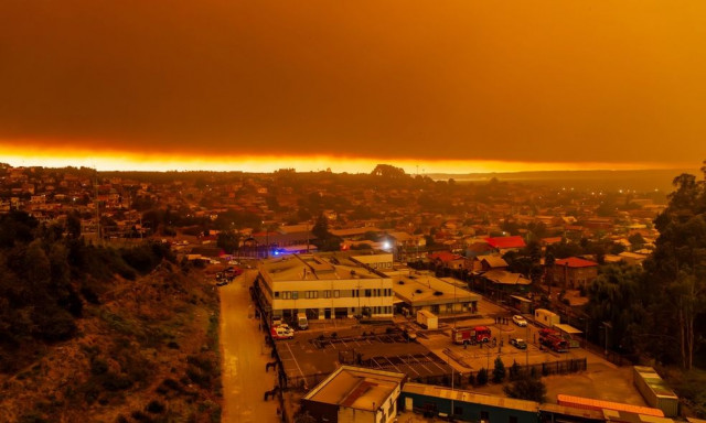 Πύρινη κόλαση στη Χιλή: Τουλάχιστον 15 νεκροί από τις πυρκαγιές
