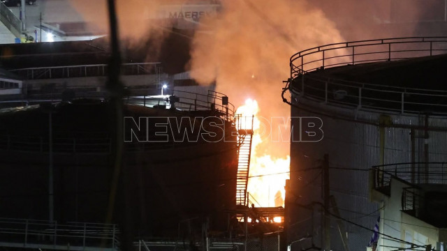 Μαρτυρία από το Πέραμα για τη φωτιά: Πυκνός μαύρος καπνός και αποκλεισμός της περιοχής