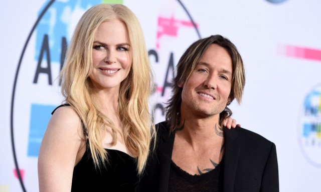 Νέα σύντροφος για τον Κιθ Έρμπαν: Οι έφηβες κόρες του στηρίζουν τώρα τη μαμά Νικόλ Κίντμαν