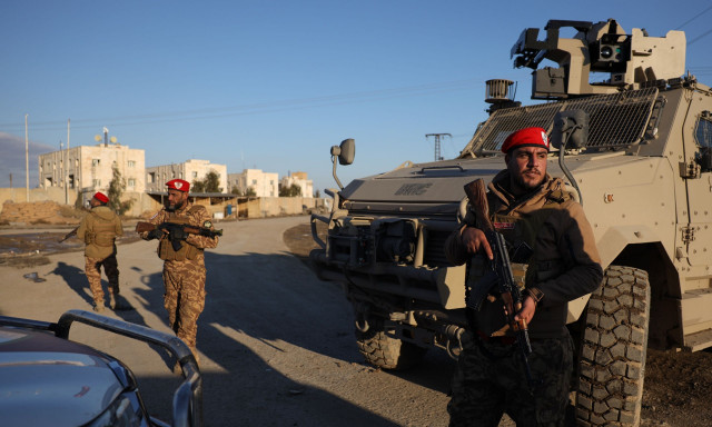 Σύρια: Μέλη του ISIS απέδρασαν από φυλακές - Απαγόρευση κυκλοφορίας στην πόλη Σαντάντι