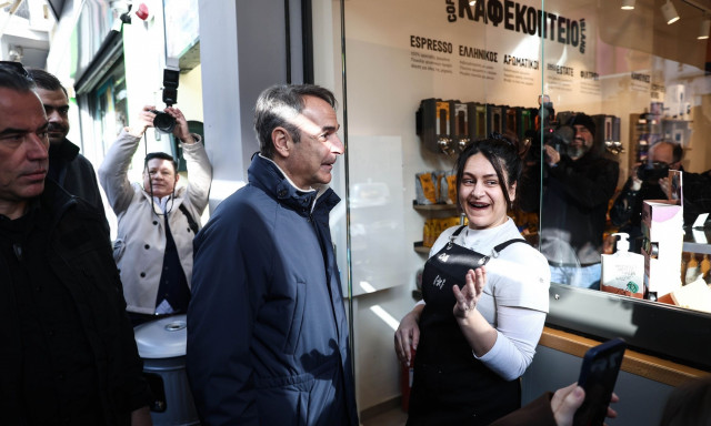 Πώς αποκωδικοποιούν στο Μαξίμου τις δημοσκοπήσεις - Ποια κόμματα πιέζουν Τσίπρας - Καρυστιανού