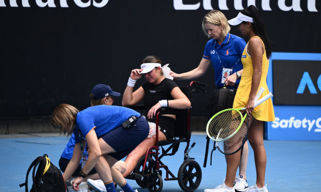 Australian Open: Τενίστρια εγκατέλειψε με αναπηρικό αμαξίδιο λόγω των συνθηκών στη Μελβούρνη