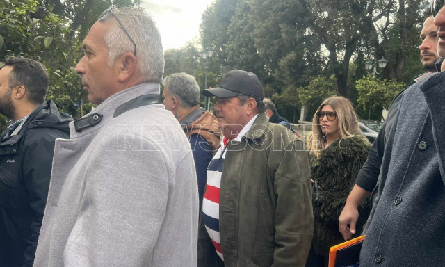 Έφτασαν οι αγρότες στο Μαξίμου - Και ο Ανεστίδης συνοδεύει τα 25 μέλη της επιτροπής