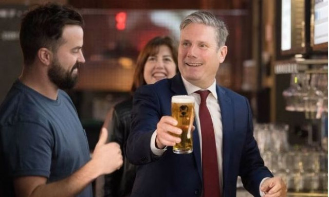 Βρετανία: Οι παμπ κήρυξαν πόλεμο στην κυβέρνηση λόγω φορολογίας «Απαγορεύονται οι Εργατικοί!»