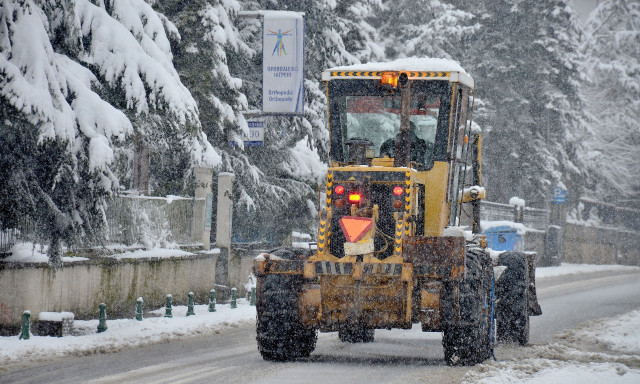 Ο καιρός την Τρίτη: Θυελλώδεις άνεμοι έως 10 μποφόρ σε Ιόνιο, Πελοπόννησο και δυτική Στερεά