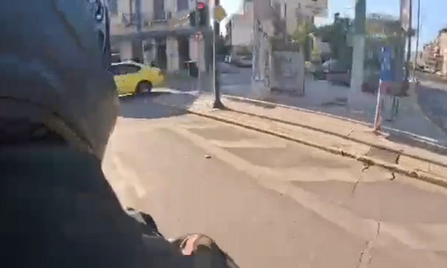 Καταδίωξη στο κέντρο της Αθήνας - Τους πρόδωσαν οι αναρτήσεις στα social media