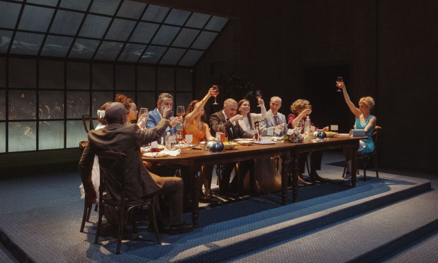 Τελευταίες παραστάσεις για την θεατρική παράσταση «Μέχρι να σβήσουν τ’ άστρα»