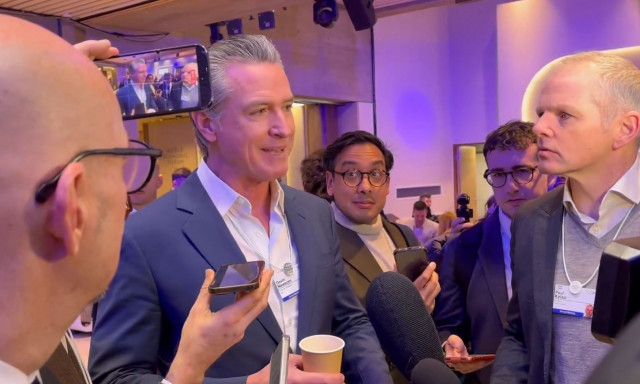 Κυβερνήτης Καλιφόρνιας για Ευρωπαίους ηγέτες: «Να καταλάβουν πόσο αξιολύπητοι φαίνονται» - Βίντεο