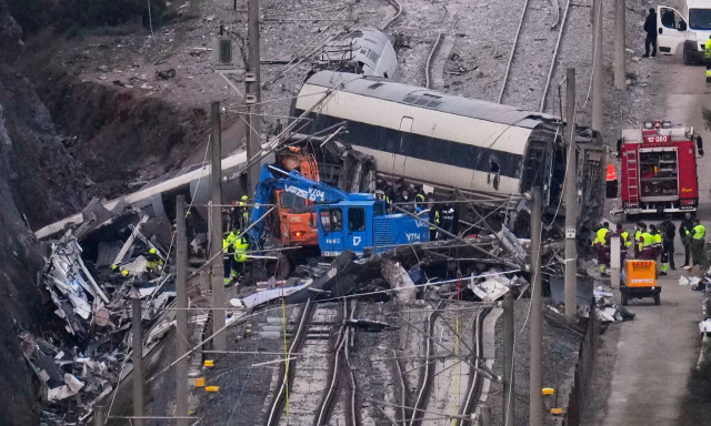 Σιδηροδρομικό δυστύχημα στην Ισπανία: Στους 42 οι νεκροί - Δύο τα βασικά σενάρια που εξετάζονται