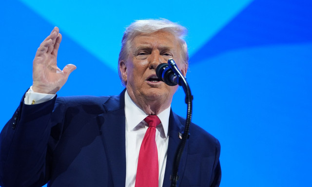 «Υποχώρηση» Τραμπ στους δασμούς κατά της Ευρώπης έπειτα από «παραγωγική συνάντηση» για τη Γροιλανδία