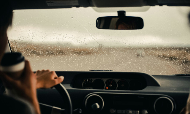 Κακοκαιρία: Πώς πρέπει να οδηγούμε σε άσχημες καιρικές συνθήκες - Τι πρέπει να προσέξουμε