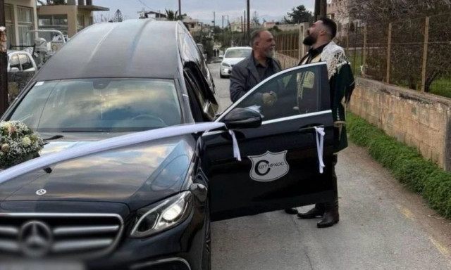 Κρήτη: Ο γαμπρός πήγε στον γάμο με τη νεκροφόρα - «Μπήκε ταφόπλακα στην ελευθερία»