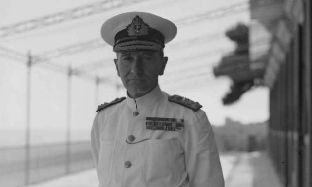 Ο ναύαρχος που θυσίασε 900 άνδρες για να σώσει τη νορβηγική βασιλική οικογένεια