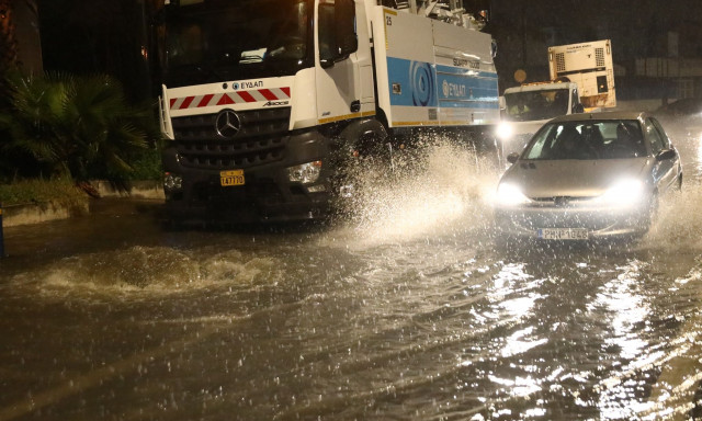 Κακοκαιρία: Οι νεότερες κυκλοφοριακές ρυθμίσεις στην Αττική λόγω των εντόνων καιρικών φαινόμενων