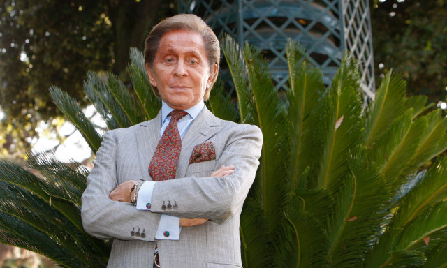 Σε λαϊκό προσκύνημα η σορος του Valentino κοντά στο ιστορικό του ατελιέ