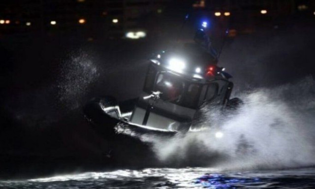 Πέραμα: Εισροή υδάτων σε πλοίο ελληνικής σημαίας με 18 μέλη πληρώματος