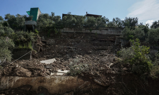 Μαγνησία: Έπεσε βράχος στην Τσαγκαράδα - Κατολισθήσεις στην Άφησσο